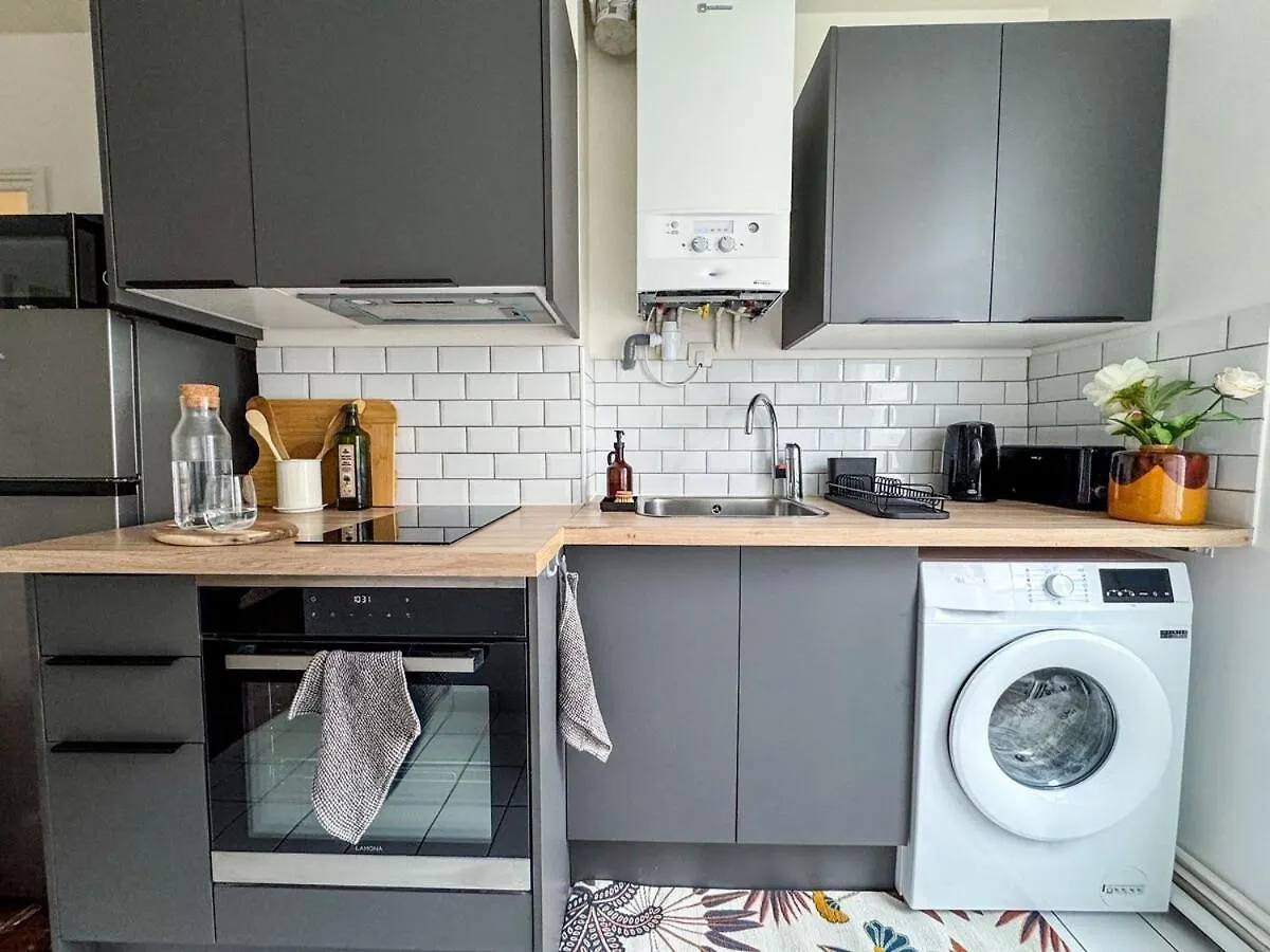 Parisien Elegant & Calme Apartment France